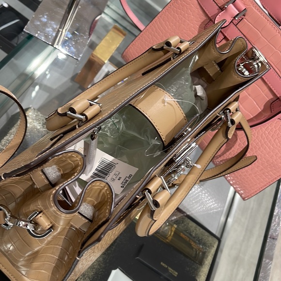 MICHAEL KORS HAMILTON MEDIUM SATCHEL 
 COLOR: Camel
NWT - Picture 6 of 16